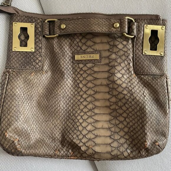 PRÜNE Leather Fold over Clutch - Picture 1 of 5